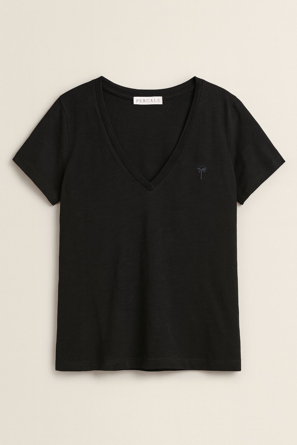 Polera Victoria Negra Bordado Negro